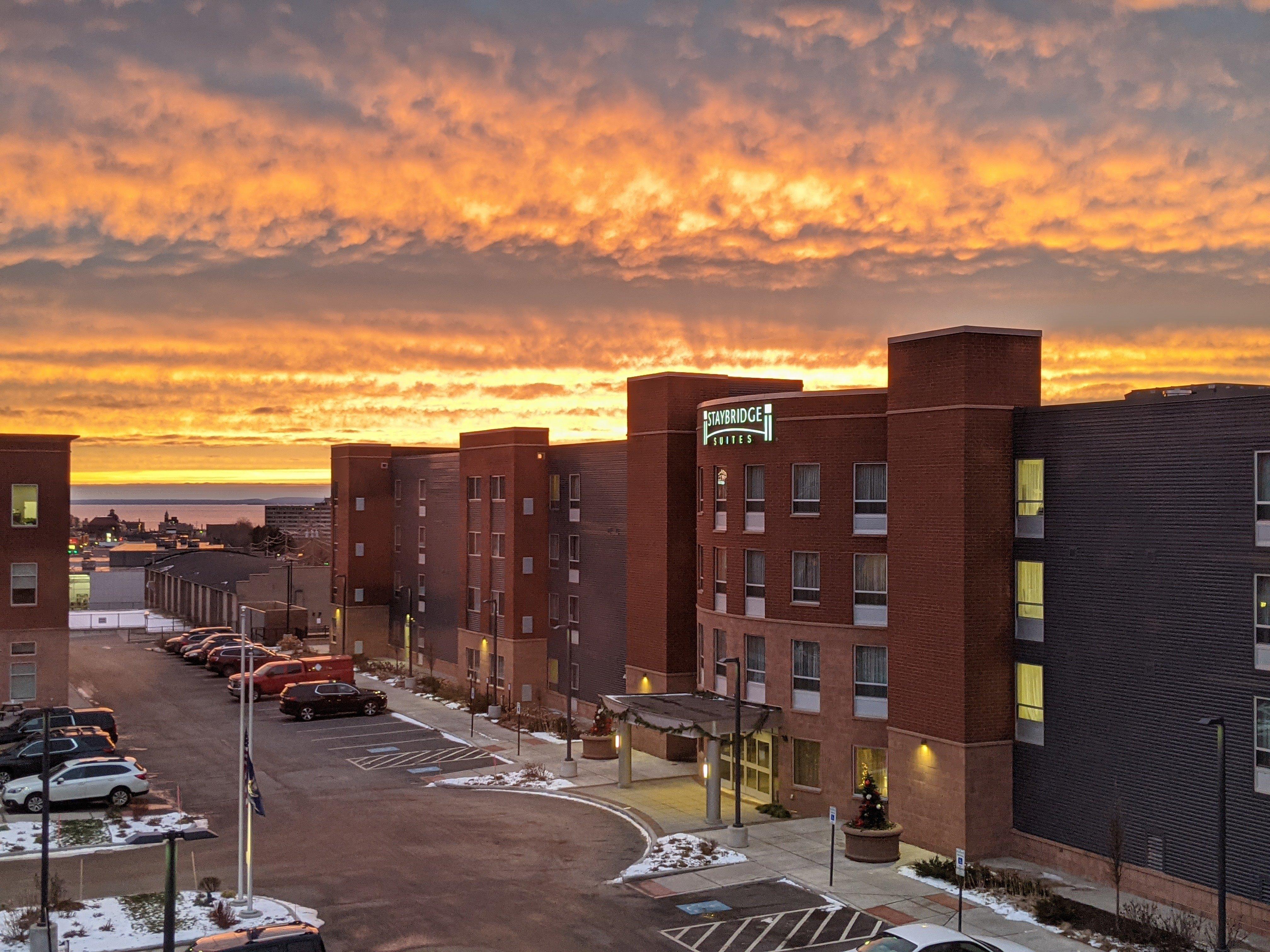 Staybridge Suites Marquette By Ihg Exterior foto